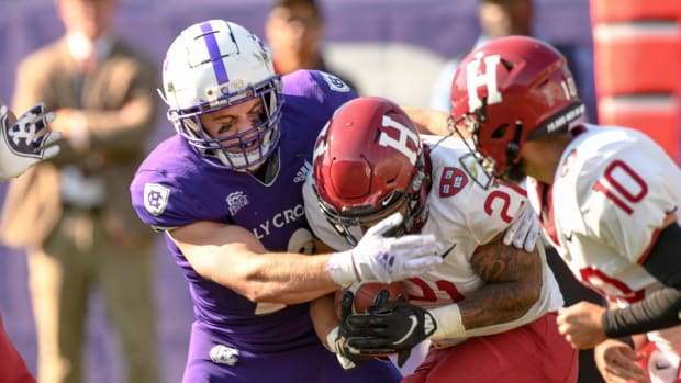 Holy Cross LB Liam Anderson